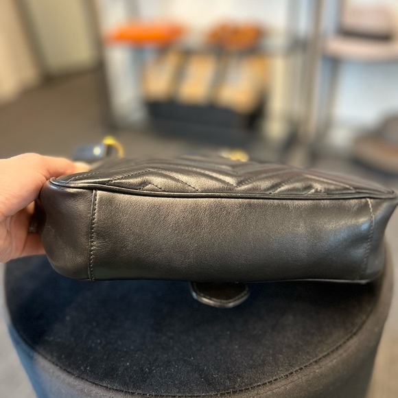 Gucci GG Marmont Small Shoulder Bag in Black - Picture 6 of 7